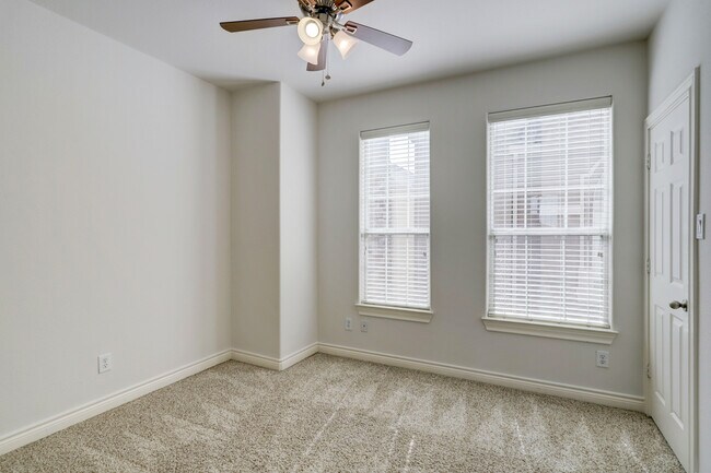 Bedroom 2 - 3542 Cline St