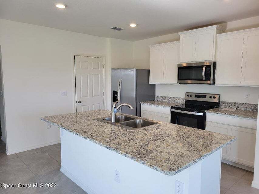 Kitchen with Walk In Pantry - 3619 Foggy Mist Rd SE