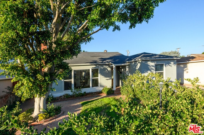 Building Photo - 16641 Gilmore St