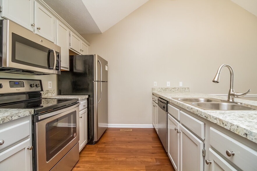 Building Photo - 1921 Pacific Pl