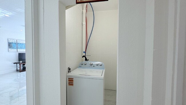 Building Photo - 507 Colfax Dr