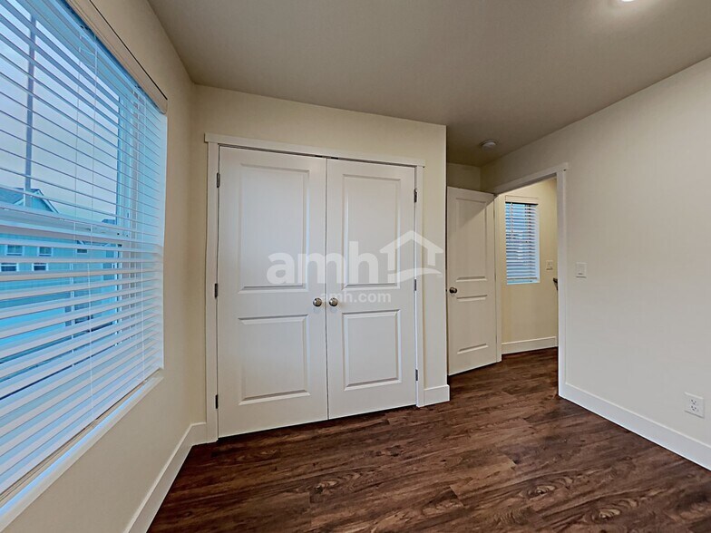 Building Photo - 33098 Glacier Ave SE