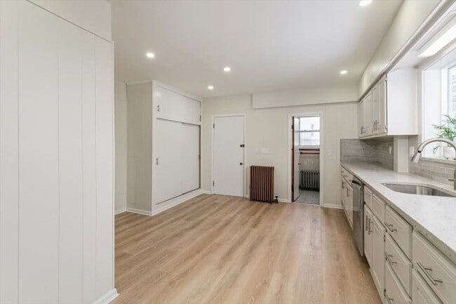 Building Photo - 412 Cabot St