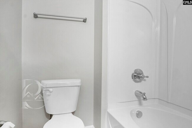 Building Photo - 513 Lanesborough Dr