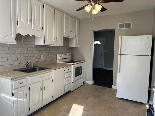 Building Photo - 3827 Keota Ave