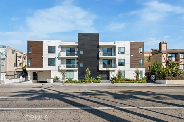 Building Photo - 7510 Sepulveda Blvd