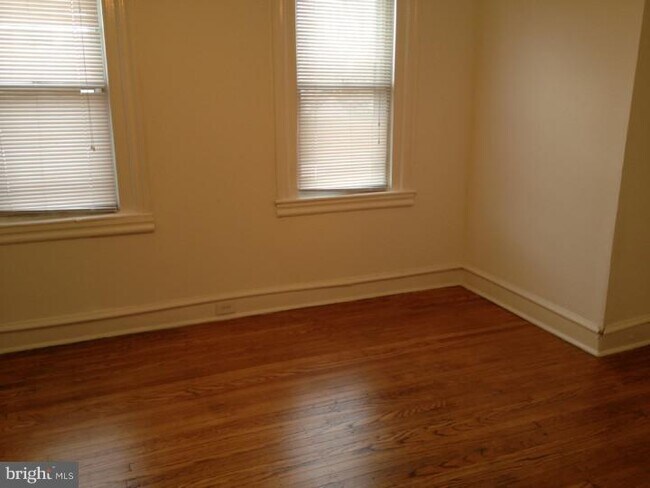Building Photo - 2055 E Rittenhouse St