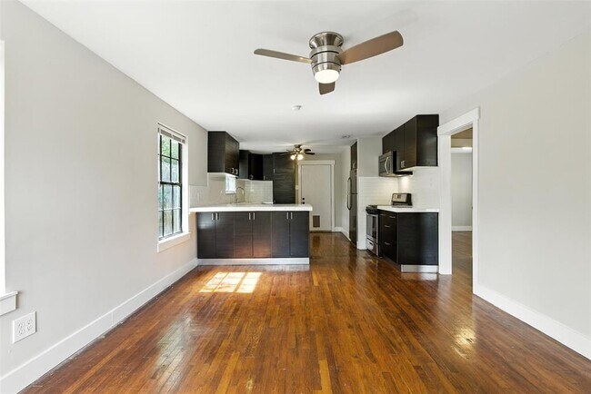 Building Photo - 3303 Dalton St