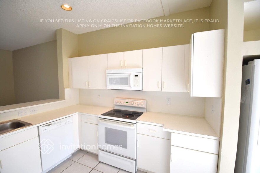 Building Photo - 833 Stanton Dr