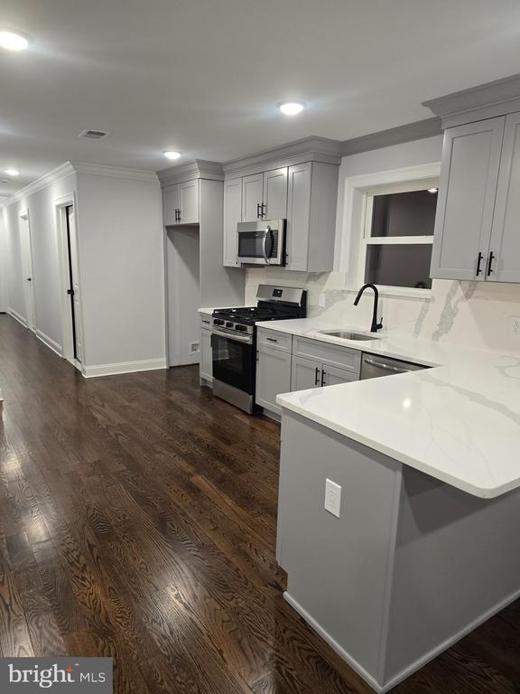 Building Photo - 135 N 15th St