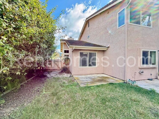 Building Photo - 13534 Longfellow Ln