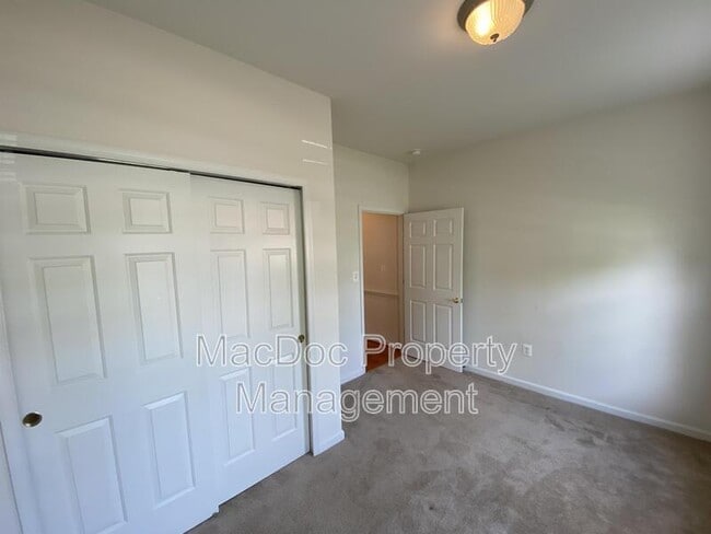 Building Photo - 1012 Maureen Dr