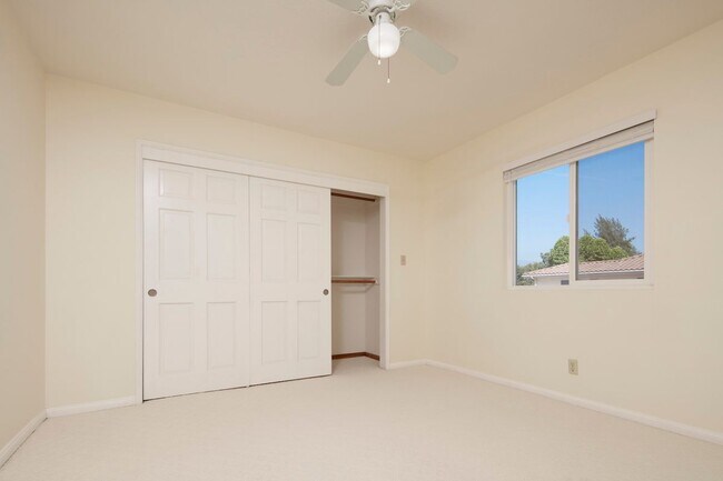 Building Photo - 1430 Lovell Ave
