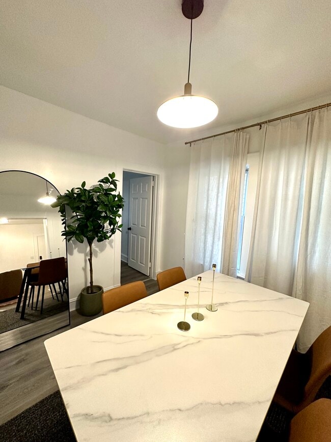 Building Photo - 48 Maple Ave