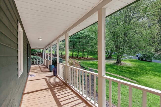 Building Photo - 11 Timothy Ln