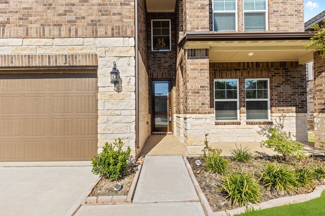 Building Photo - 21450 Petherton Dr