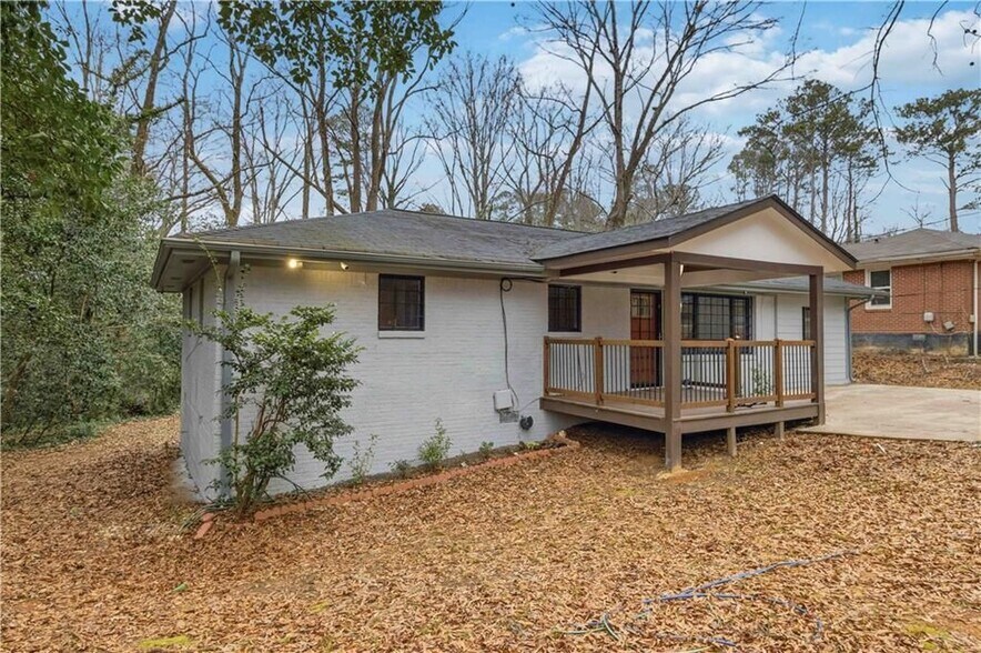 Building Photo - 2953 Meadowview Dr SE