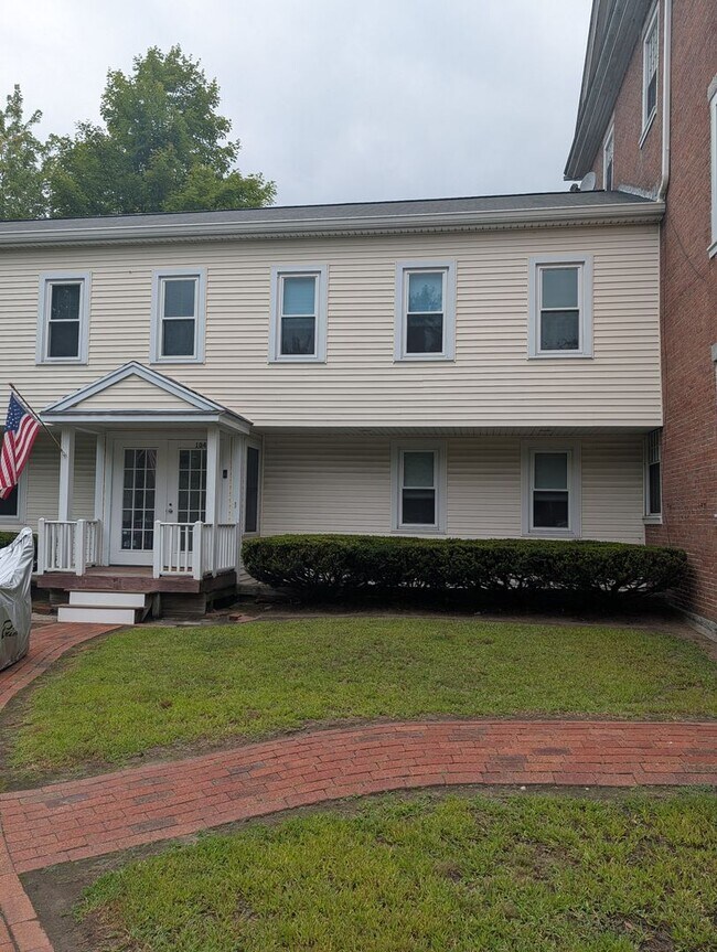 Building Photo - 104 Hartford Ave E