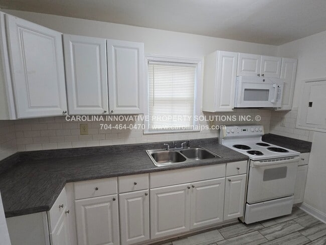 Building Photo - 2711 Beech Nut Rd