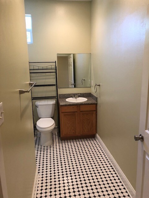 Bathroom - 2044 Almonaster Ave