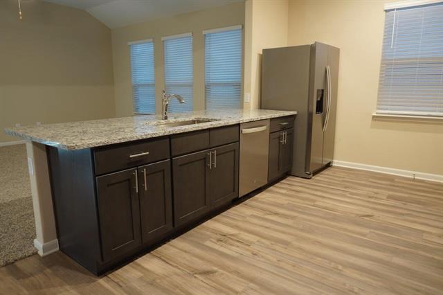 Building Photo - 1823 Dahlia Way