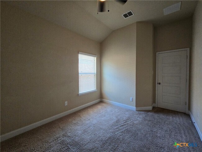 Building Photo - 1215 FM306
