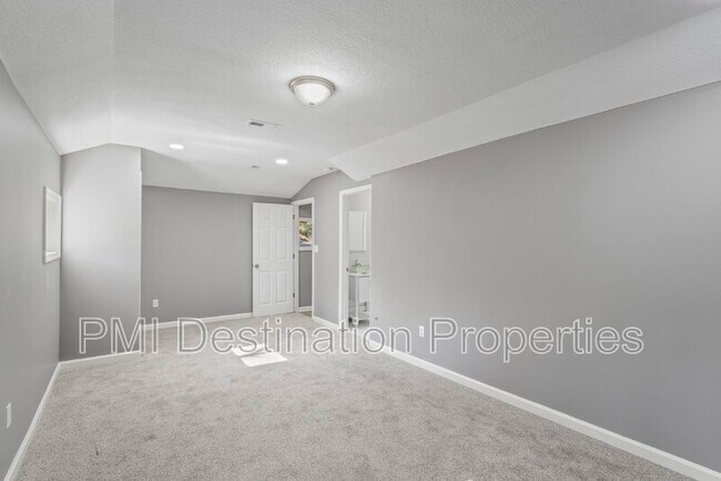 Building Photo - 5513 Hardy Ave