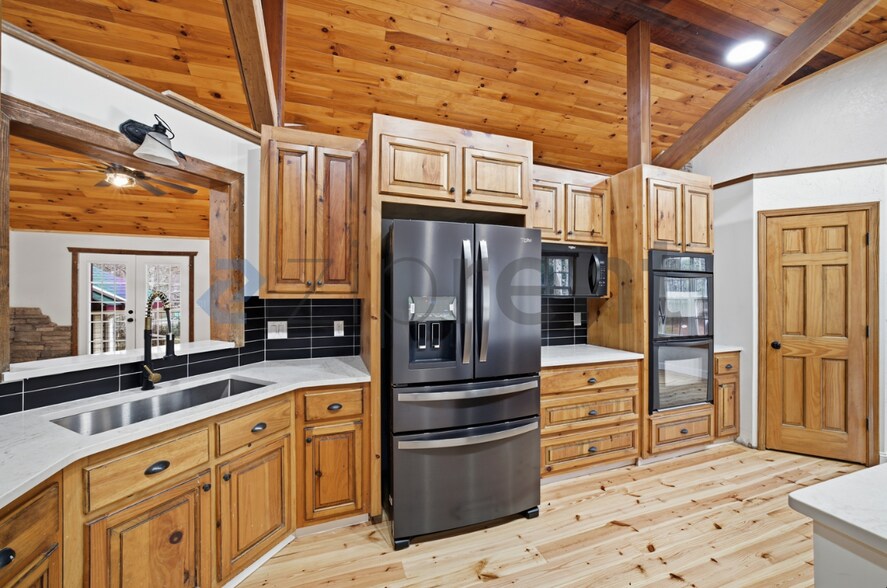 Building Photo - 72 Country Creek Rd