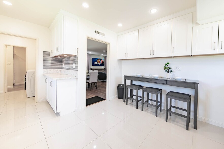 Building Photo - 9088 Emperor Ave