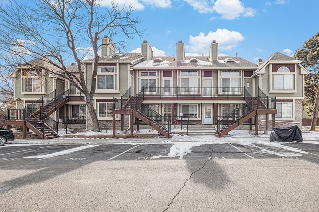 Primary Photo - Cozy 2-bed townhome w/ laundry and communi...