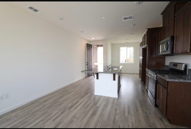 Building Photo - 2224 S Crumal St