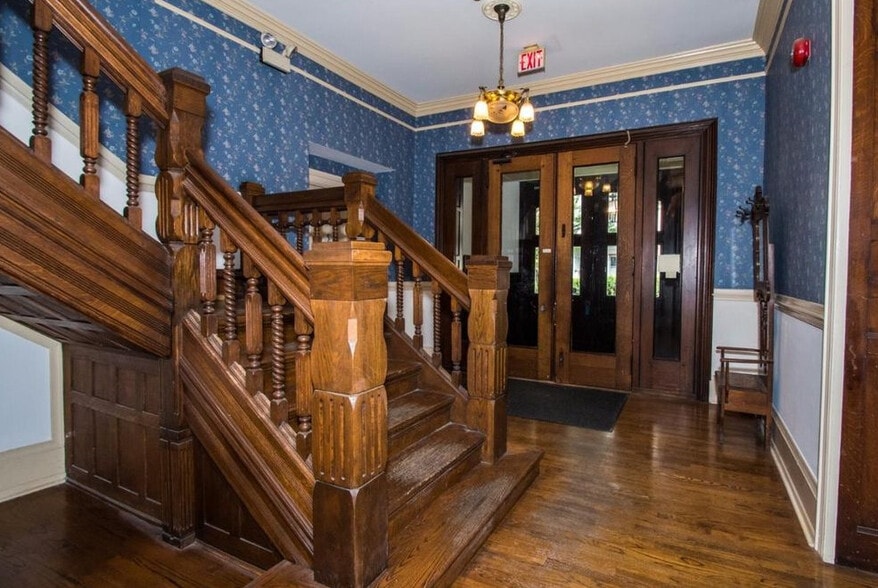 Primary Photo - 1315 Delaware Ave