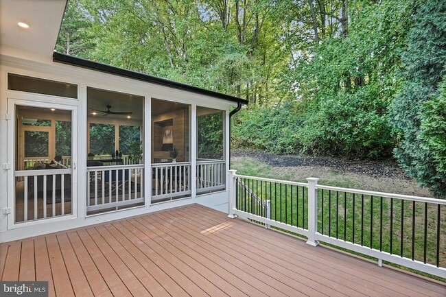 Building Photo - 9615 Locust Hill Dr