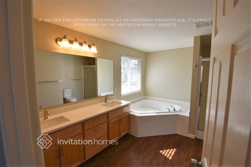 Building Photo - 19817 15th Avenue E