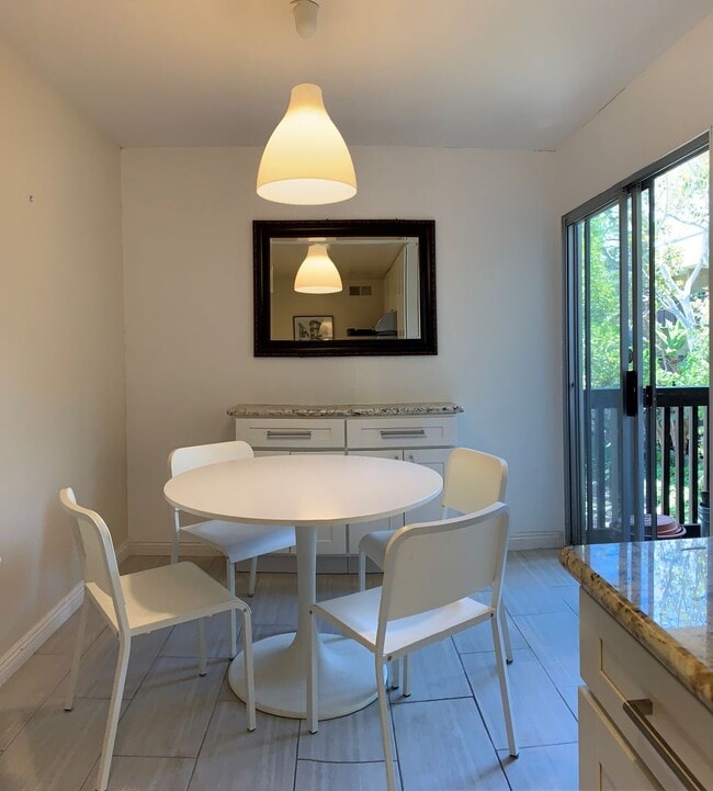 Building Photo - Condo in the Heart of Mission Valley!
