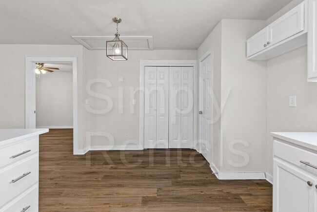 Building Photo - 401 Mcilrath Rd
