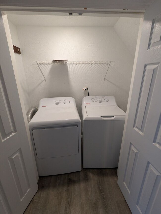 Building Photo - stw118