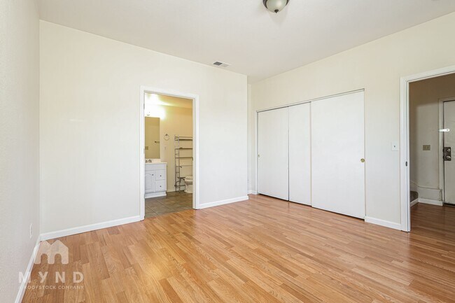 Building Photo - 2150 Sutro St
