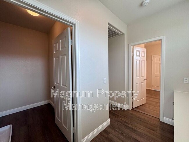 Building Photo - 34333 Northhaven Dr