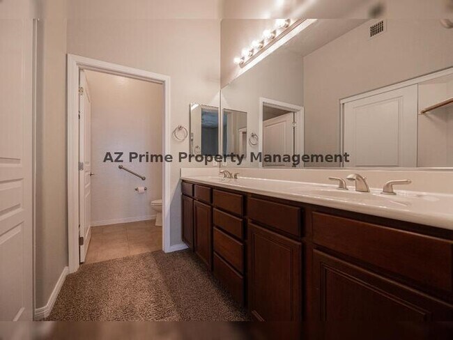 Building Photo - 2989 N 44th St