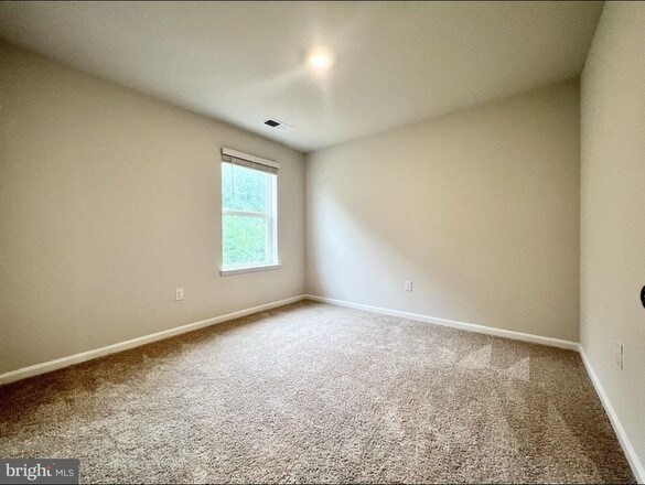 Building Photo - 522 Currant Cir