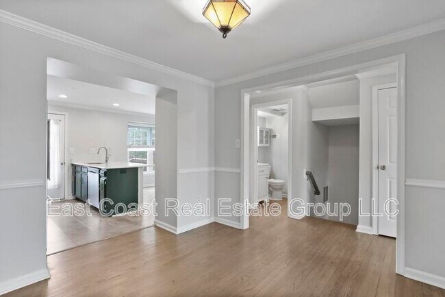 Building Photo - 8033 Hollow Reed Ct