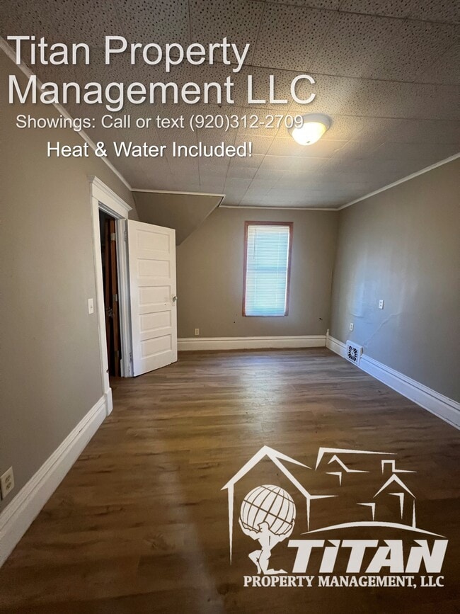 Building Photo - 400 Main St