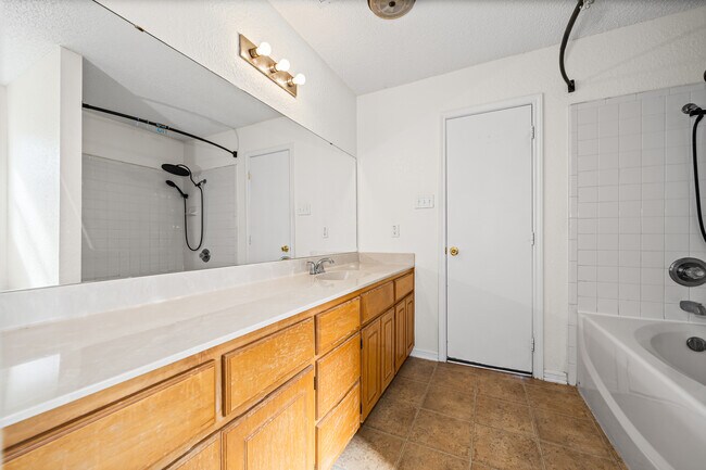 Building Photo - 3211 Tom Lockett Dr