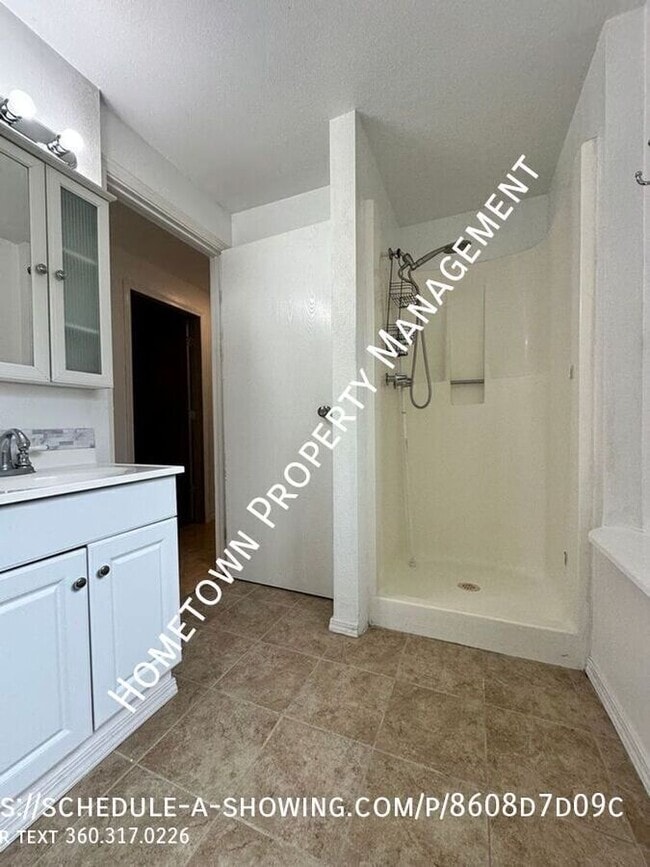 Building Photo - 4218 Glen Terra Dr SE