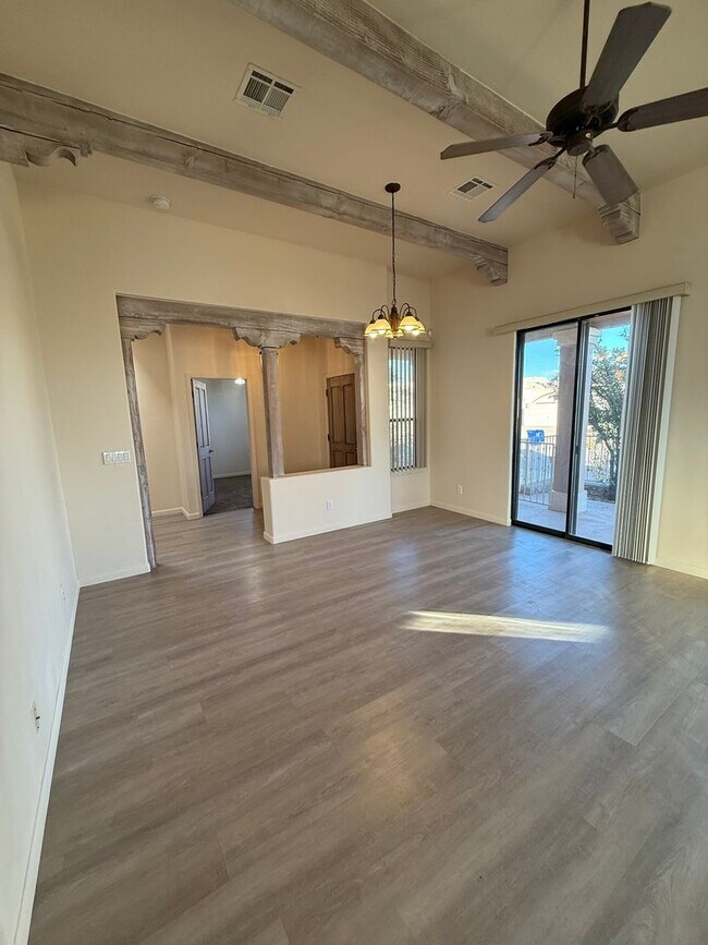 Building Photo - 1903 Coyote Ridge Dr