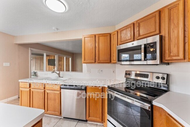 Building Photo - 13115 Almond Bend Dr