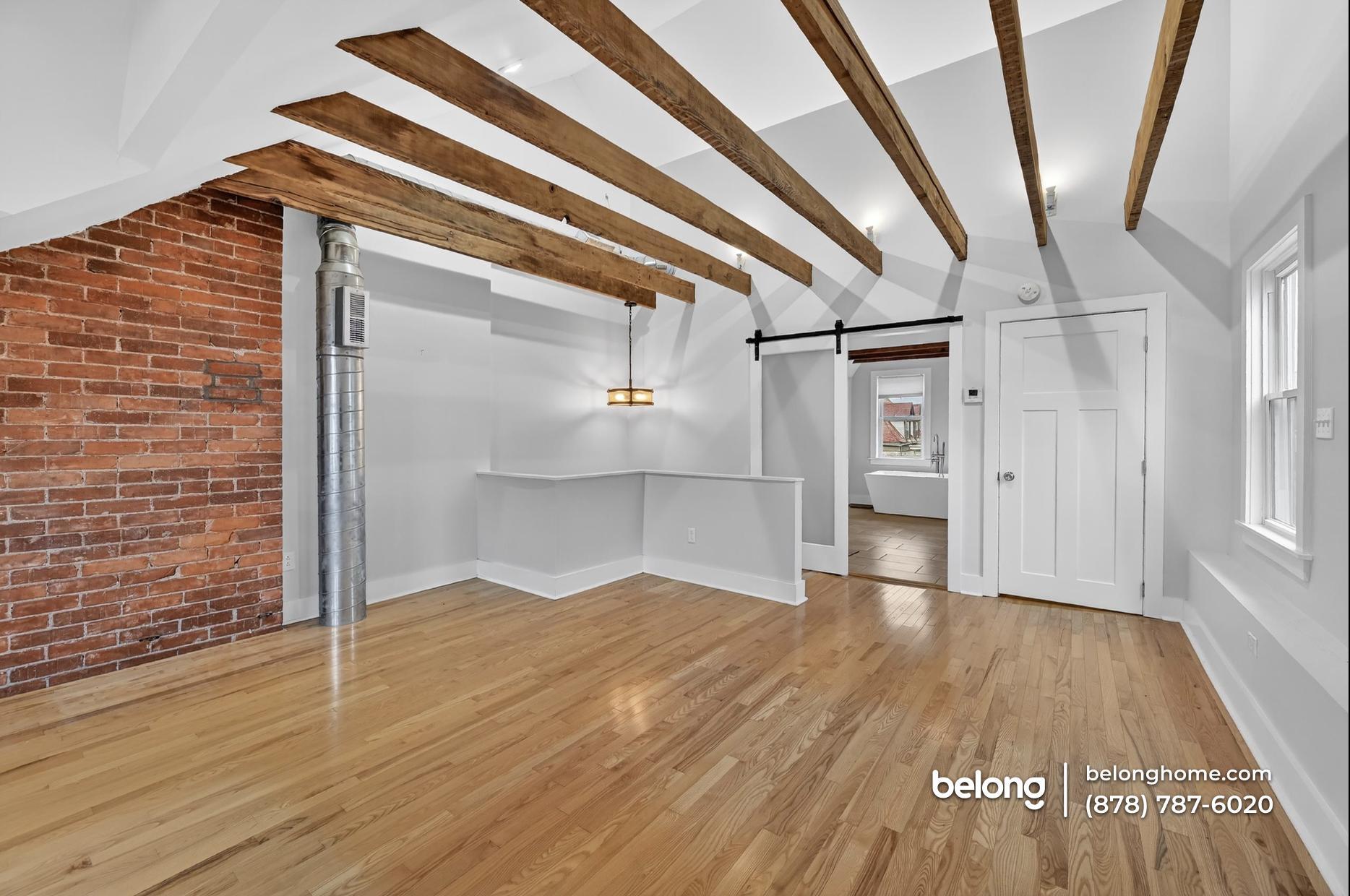 Building Photo - 5549 Columbo St