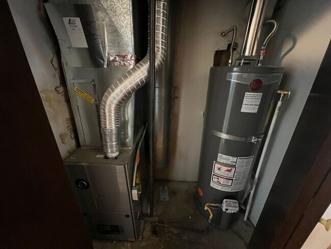 Building Photo - Union Park Apartment- Pics Coming Soon!