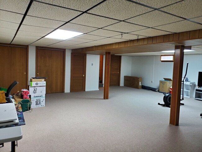 Building Photo - 728 N 2853rd Rd